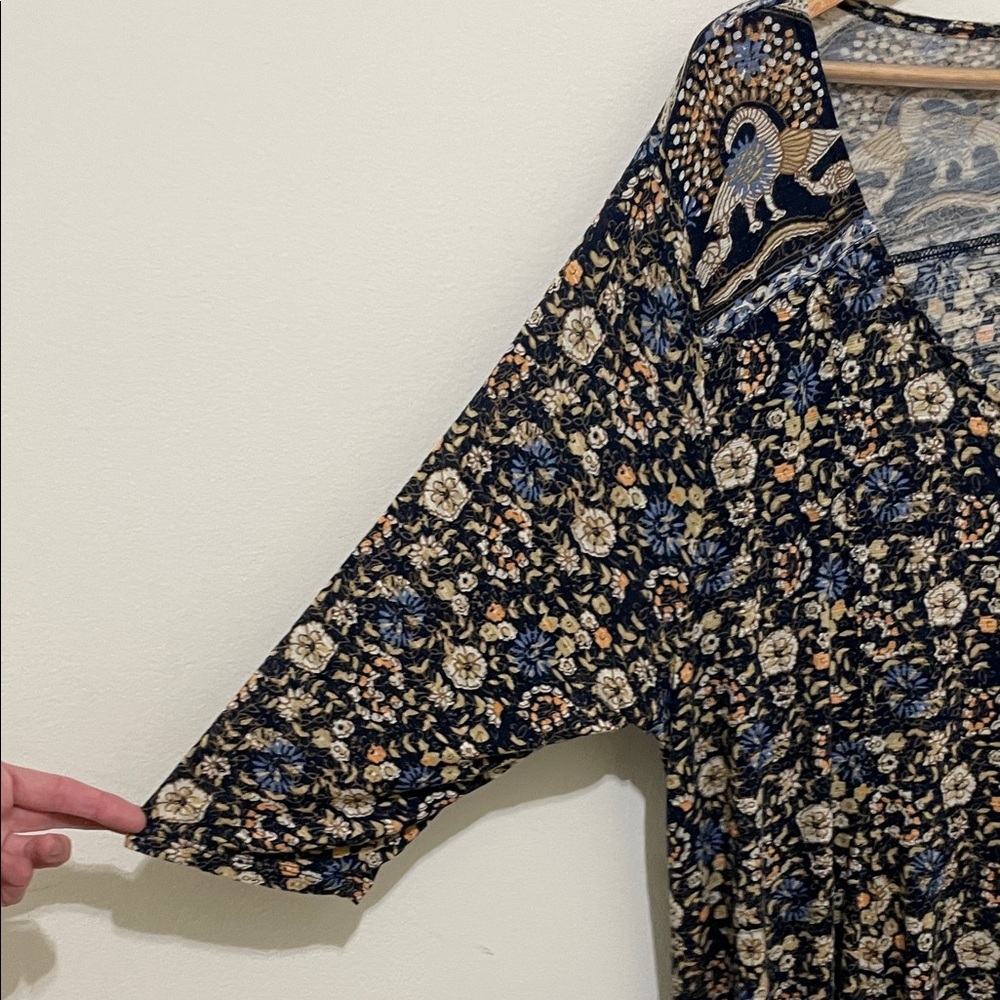 Lucky Brand Blue Floral V-Neck Button-down Top - Soft Knit Tunic, Size 3X - Picture 2 of 11